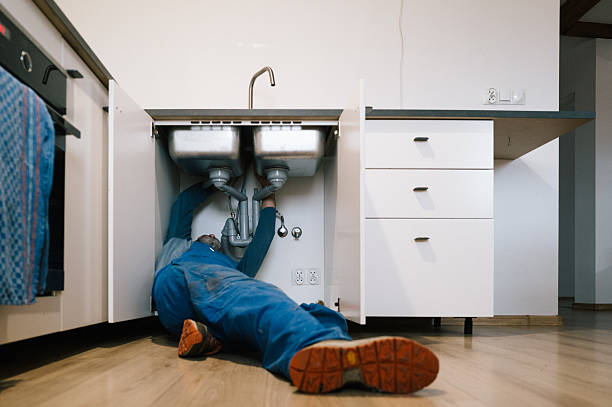 Professional Emergency Plumber technician working in Bedford Hills, NY